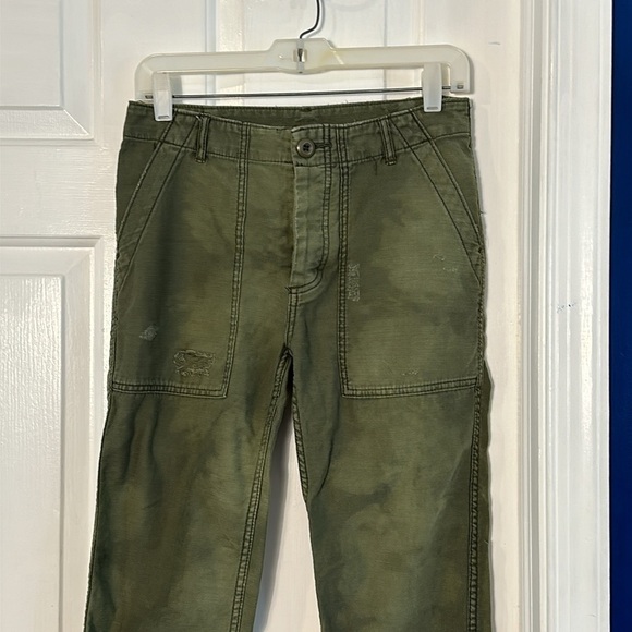 Women’s Free People Stormbringer Green Distressed Straight Leg Pants Size 26 - Picture 4 of 15